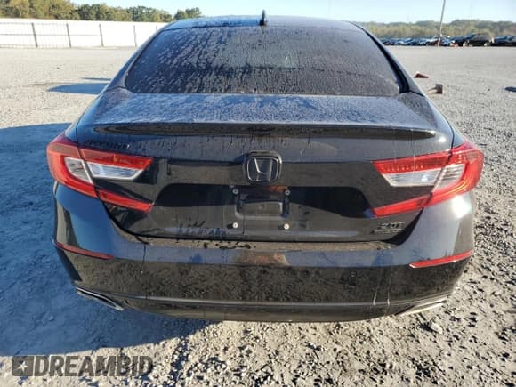 ✅ 2018 Honda Accord Touring • VIN: 1HGCV2F97JA001840 • Lot: 82438225. Wystawiony na Copart z przebiegiem 116 160 mil. Bezpłatny archiwum sprzedaży aukcyjnych z USA i szczegółowy raport historii pojazdu na DreamBid. Zdjęcie 6.