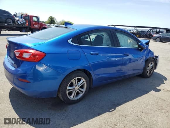 ✅ 2017 Chevrolet Cruze LT • VIN: 1G1BE5SM9H7141815 • Lot: 49297483. Listed on Copart with 78,048 mi. Free auction sales archive from the USA and detailed vehicle history report at DreamBid. Image 3.