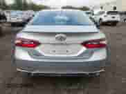 2022 Toyota Camry SE z VIN 4T1G11BK3NU051181, wystawiony jako Copart lot #70955225 z przebiegiem 43 417 mil mil oraz Szkoda całkowita • Salvage title. Historia ofert i sprzedaży dostępna na DreamBid. Obrazek 6.