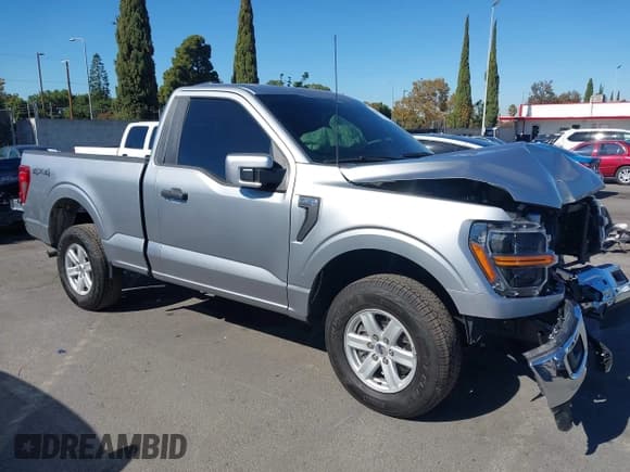 ✅ 2024 Ford F-150 XL • VIN: 1FTMF1L5XRKE99775 • Lot: 43570040. Wystawiony na IAAI z przebiegiem 7 288 mil. Bezpłatny archiwum sprzedaży aukcyjnych z USA i szczegółowy raport historii pojazdu na DreamBid. Zdjęcie 1.