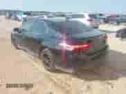 2019 Toyota Camry LE z VIN 4T1B11HK9KU725556, wystawiony jako IAAI lot #42922588 z przebiegiem 138 969 mil mil oraz . Historia ofert i sprzedaży dostępna na DreamBid. Obrazek 3.