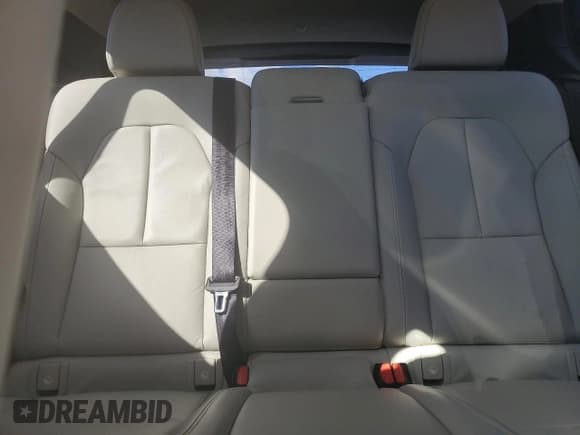 ✅ 2019 Volvo XC40 Momentum • VIN: YV4162UK1K2074820 • Lot: 84550215. Listed on Copart with 35,793 mi. Free auction sales archive from the USA and detailed vehicle history report at DreamBid. Image 10.