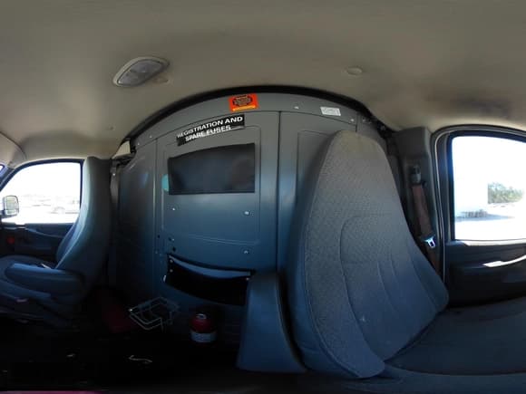 ✅ 2012 GMC Savana Cargo • VIN: 1GTW7FCAXC1185735 • Lot: 41799748. Wystawiony na IAAI z przebiegiem 399 649 mil. Bezpłatny archiwum sprzedaży aukcyjnych z USA i szczegółowy raport historii pojazdu na DreamBid. Zdjęcie 18.