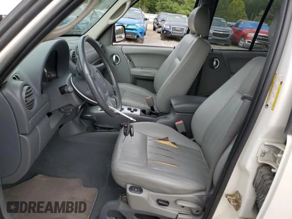 ✅ 2007 Jeep Liberty Limited • VIN: 1J4GL58K07W715743 • Lot: 70095345. Listed on Copart with 174,583 mi. Free auction sales archive from the USA and detailed vehicle history report at DreamBid. Image 7.