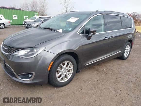 ✅ 2020 Chrysler Pacifica Touring L • VIN: 2C4RC1BG7LR137655 • Lot: 43677775. Listed on IAAI with 20,631 mi. Free auction sales archive from the USA and detailed vehicle history report at DreamBid. Image 2.