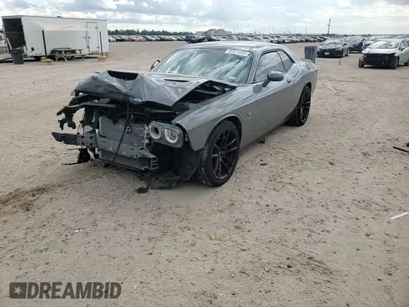 ✅ 2019 Dodge Challenger R/T Scat Pack • VIN: 2C3CDZFJ9KH719577 • Лот: 82574065. Опубликован ранее на Copart с пробегом 86 553 миль. Бесплатный доступ к архиву аукционных продаж из США и подробный отчёт об истории автомобиля на DreamBid. Изображение 14.