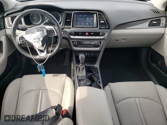 ✅ 2019 Hyundai Sonata SEL • VIN: 5NPE34AF9KH754642 • Lot: 52278813. Listed on Copart with 50,241 mi. Free auction sales archive from the USA and detailed vehicle history report at DreamBid. Image 8.