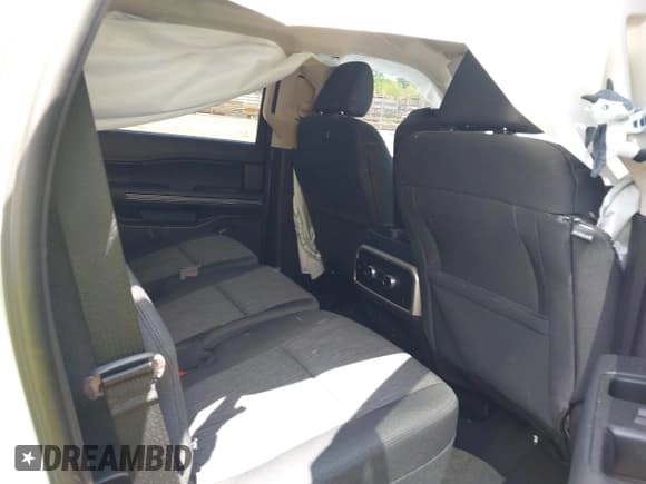 ✅ 2023 Ford Expedition XLT • VIN: 1FMJU1H83PEA61926 • Lot: 42731576. Wystawiony na IAAI z przebiegiem 25 982 mil. Bezpłatny archiwum sprzedaży aukcyjnych z USA i szczegółowy raport historii pojazdu na DreamBid. Zdjęcie 8.