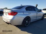 ✅ 2015 BMW 3 Series 335i • VIN: WBA3A9G50FNN73439 • Lot: 89547435. Wystawiony na Copart z przebiegiem Nie podano. Bezpłatny archiwum sprzedaży aukcyjnych z USA i szczegółowy raport historii pojazdu na DreamBid. Zdjęcie 3.
