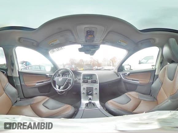 ✅ 2017 Volvo XC60 Dynamic • VIN: YV449MRR0H2031200 • Лот: 92637905. Опубликован ранее на Copart с пробегом 92 158 миль. Бесплатный доступ к архиву аукционных продаж из США и подробный отчёт об истории автомобиля на DreamBid. Изображение 16.