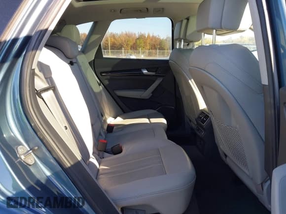 ✅ 2018 Audi Q5 Premium Plus • VIN: WA1BNAFY6J2028849 • Lot: 43612670. Wystawiony na IAAI z przebiegiem 38 590 mil. Bezpłatny archiwum sprzedaży aukcyjnych z USA i szczegółowy raport historii pojazdu na DreamBid. Zdjęcie 8.