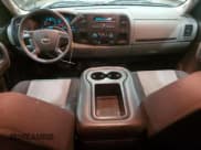 ✅ 2009 GMC Sierra 1500 SL • VIN: 1GTEC19C69Z284744 • Лот: 91813385. Опубликован ранее на Copart с пробегом 102 141 миль. Бесплатный доступ к архиву аукционных продаж из США и подробный отчёт об истории автомобиля на DreamBid. Изображение 8.