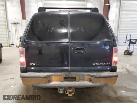 ✅ 2004 Chevrolet Suburban LT • VIN: 3GNFK16T44G281658 • Лот: 52580235. Опубликован ранее на Copart с пробегом 248 421 миль. Бесплатный доступ к архиву аукционных продаж из США и подробный отчёт об истории автомобиля на DreamBid. Изображение 6.