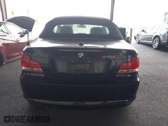 ✅ 2013 BMW 1 Series 128i • VIN: WBAUN1C55DVR00916 • Lot: 43670015. Listed on IAAI with 94,510 mi. Free auction sales archive from the USA and detailed vehicle history report at DreamBid. Image 16.