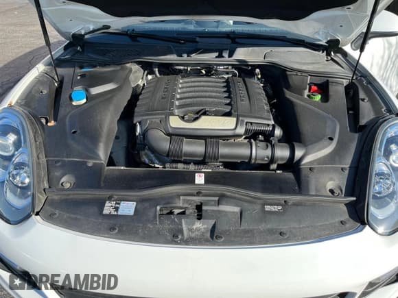 ✅ 2016 Porsche Cayenne • VIN: WP1AA2A21GKA09638 • Lot: 65498264. Wystawiony na Copart z przebiegiem 61 511 mil. Bezpłatny archiwum sprzedaży aukcyjnych z USA i szczegółowy raport historii pojazdu na DreamBid. Zdjęcie 7.