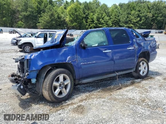 ✅ 2013 Chevrolet Avalanche LS • VIN: 3GNMCEE01DG379467 • Lot: 67976585. Listed on Copart with Not provided. Free auction sales archive from the USA and detailed vehicle history report at DreamBid. Image 1.