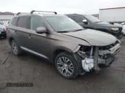 ✅ 2018 Mitsubishi Outlander ES • VIN: JA4AZ3A34JZ044627 • Лот: 41285945. Опубликован ранее на IAAI с пробегом 88 988 миль. Бесплатный доступ к архиву аукционных продаж из США и подробный отчёт об истории автомобиля на DreamBid. Изображение 1.