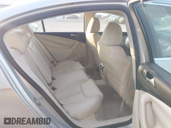 ✅ 2009 Volkswagen Passat Komfort • VIN: WVWJK73C19P053694 • Лот: 42591205. Опубликован ранее на IAAI с пробегом 104 227 миль. Бесплатный доступ к архиву аукционных продаж из США и подробный отчёт об истории автомобиля на DreamBid. Изображение 8.