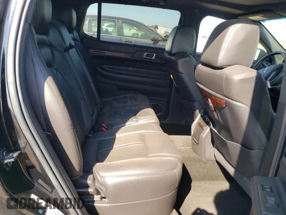 ✅ 2017 Lincoln MKT • VIN: 2LMHJ5NK0HBL01630 • Лот: 80813175. Опубликован ранее на Copart с пробегом 227 296 миль. Бесплатный доступ к архиву аукционных продаж из США и подробный отчёт об истории автомобиля на DreamBid. Изображение 10.