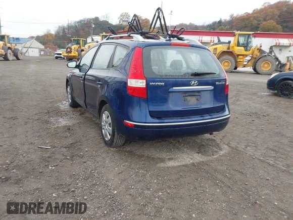 ✅ 2011 Hyundai Elantra SE • VIN: KMHDC8AE7BU096279 • Lot: 43611034. Listed on IAAI with 175,000 mi. Free auction sales archive from the USA and detailed vehicle history report at DreamBid. Image 3.