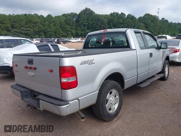 ✅ 2006 Ford F-150 STX • VIN: 1FTRX14W66NB68244 • Лот: 42765943. Опубликован ранее на IAAI с пробегом 179 807 миль. Бесплатный доступ к архиву аукционных продаж из США и подробный отчёт об истории автомобиля на DreamBid. Изображение 4.