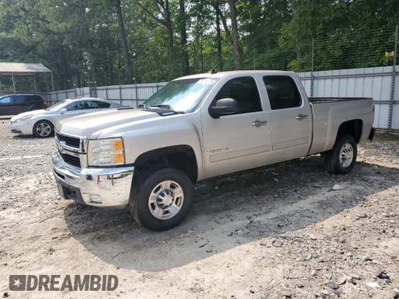 ✅ 2008 Chevrolet Silverado 2500HD 1LT • VIN: 1GCHC23678F179555 • Lot: 59109625. Wystawiony na Copart z przebiegiem 153 341 mil. Bezpłatny archiwum sprzedaży aukcyjnych z USA i szczegółowy raport historii pojazdu na DreamBid. Zdjęcie 1.