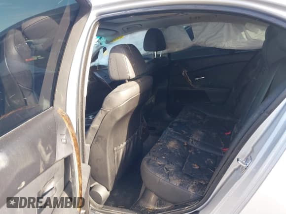 ✅ 2007 BMW 5 Series 525i • VIN: WBANE53517C661568 • Lot: 41560607. Wystawiony na IAAI z przebiegiem Nie podano. Bezpłatny archiwum sprzedaży aukcyjnych z USA i szczegółowy raport historii pojazdu na DreamBid. Zdjęcie 8.