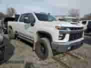 2021 Chevrolet Silverado 3500HD LT z VIN 1GC4YTEY7MF290086, wystawiony jako Copart lot #45716475 z przebiegiem 110 374 mil mil oraz Czysty tytuł • Clean title. Historia ofert i sprzedaży dostępna na DreamBid. Obrazek 4.