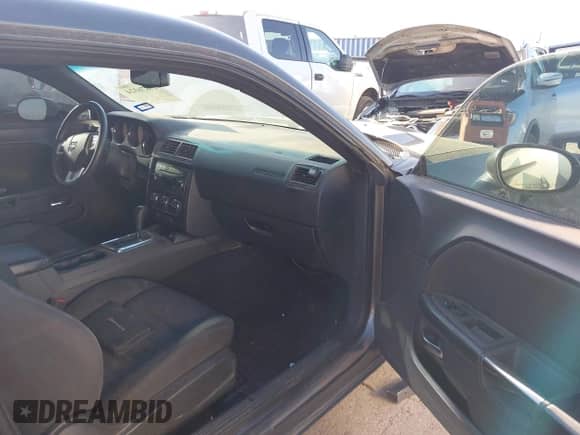 2014 Dodge Challenger Rallye Redline z VIN 2C3CDYAG2EH257552, wystawiony jako IAAI lot #42876324 z przebiegiem Nie podano mil oraz . Historia ofert i sprzedaży dostępna na DreamBid. Obrazek 5.