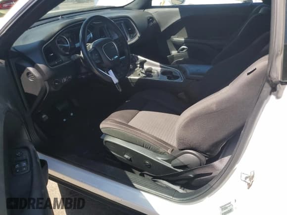 ✅ 2017 Dodge Challenger SXT • VIN: 2C3CDZAG5HH548993 • Lot: 69115784. Wystawiony na Copart z przebiegiem 109 917 mil. Bezpłatny archiwum sprzedaży aukcyjnych z USA i szczegółowy raport historii pojazdu na DreamBid. Zdjęcie 7.