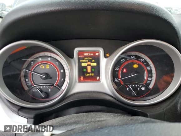 ✅ 2017 Dodge Journey SE • VIN: 3C4PDCAB5HT683039 • Лот: 92354905. Опубликован ранее на Copart с пробегом 187 718 миль. Бесплатный доступ к архиву аукционных продаж из США и подробный отчёт об истории автомобиля на DreamBid. Изображение 9.