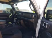 ✅ 2020 Jeep Wrangler Unlimited Sport S • VIN: 1C4HJXDN5LW204468 • Lot: 41855289. Wystawiony na IAAI z przebiegiem 62 610 mil. Bezpłatny archiwum sprzedaży aukcyjnych z USA i szczegółowy raport historii pojazdu na DreamBid. Zdjęcie 5.