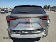 ✅ 2024 Lexus NX 450h+ F Sport • VIN: JTJKKCFZ5R2036520 • Лот: 61527095. Опубликован ранее на Copart с пробегом 17 447 миль. Бесплатный доступ к архиву аукционных продаж из США и подробный отчёт об истории автомобиля на DreamBid. Изображение 6.