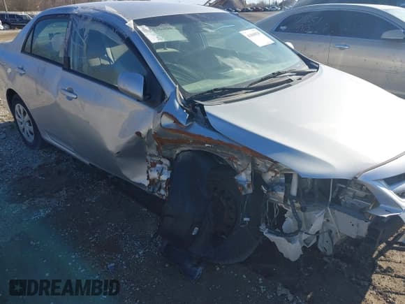 ✅ 2011 Toyota Corolla LE • VIN: JTDBU4EE9BJ099519 • Lot: 41060020. Listed on IAAI with Not provided. Free auction sales archive from the USA and detailed vehicle history report at DreamBid. Image 6.