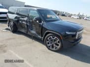 ✅ 2025 Rivian R1S Adventure • VIN: 7PDSGBBA1SN073415 • Lot: 43064933. Wystawiony na IAAI z przebiegiem 4 060 mil. Bezpłatny archiwum sprzedaży aukcyjnych z USA i szczegółowy raport historii pojazdu na DreamBid. Zdjęcie 1.