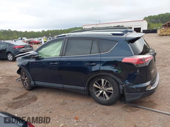 ✅ 2018 Toyota RAV4 XLE • VIN: JTMWFREV9JJ747531 • Lot: 43395687. Listed on IAAI with 164,882 mi. Free auction sales archive from the USA and detailed vehicle history report at DreamBid. Image 14.