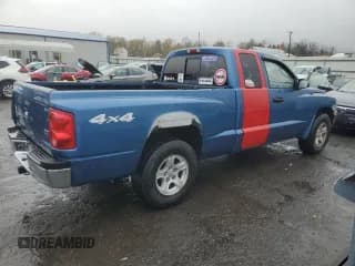 ✅ 2005 Dodge Dakota SLT • VIN: 1D7HW42N85S199530 • Lot: 90909665. Wystawiony na Copart z przebiegiem 131 830 mil. Bezpłatny archiwum sprzedaży aukcyjnych z USA i szczegółowy raport historii pojazdu na DreamBid. Zdjęcie 3.