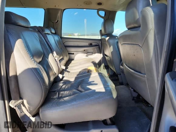 ✅ 2004 Chevrolet Suburban LT • VIN: 3GNEC16T64G123198 • Lot: 86888775. Listed on Copart with 201,605 mi. Free auction sales archive from the USA and detailed vehicle history report at DreamBid. Image 11.