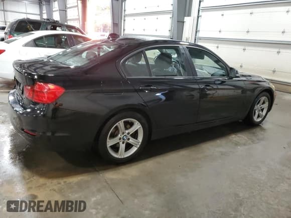 ✅ 2014 BMW 3 Series 320i xDrive • VIN: WBA3C3C56EK200287 • Lot: 90936555. Listed on Copart with 123,490 mi. Free auction sales archive from the USA and detailed vehicle history report at DreamBid. Image 3.