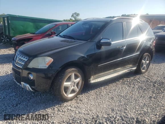 ✅ 2009 Mercedes-Benz M 550 • VIN: 4JGBB72E79A521000 • Lot: 64460815. Wystawiony na Copart z przebiegiem 142 893 mil. Bezpłatny archiwum sprzedaży aukcyjnych z USA i szczegółowy raport historii pojazdu na DreamBid. Zdjęcie 1.