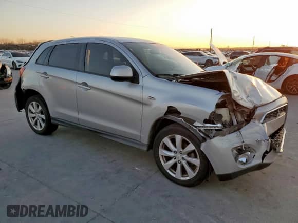 2014 Mitsubishi Outlander ES с VIN 4A4AR3AU6EE021127, выставлен на аукционе Copart как лот 49432625 с пробегом Не указан миль и Списание • Salvage title. История ставок и продаж доступна на DreamBid. Изображение 4.