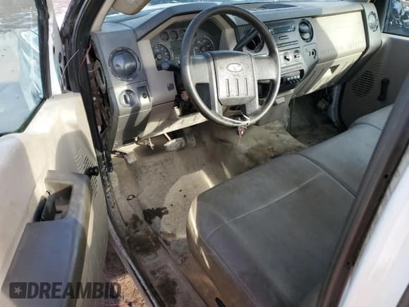 ✅ 2008 Ford F-350 XL • VIN: 1FDSF34558EC09372 • Lot: 84695984. Listed on Copart with Not provided. Free auction sales archive from the USA and detailed vehicle history report at DreamBid. Image 8.