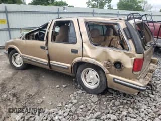 ✅ 2000 Chevrolet Blazer LS • VIN: 1GNCS13W6Y2155253 • Lot: 55951095. Wystawiony na Copart z przebiegiem 243 661 mil. Bezpłatny archiwum sprzedaży aukcyjnych z USA i szczegółowy raport historii pojazdu na DreamBid. Zdjęcie 2.