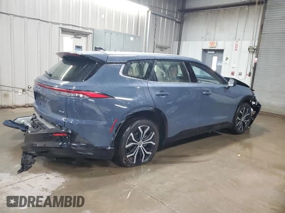 ✅ 2025 Toyota Crown XLE • VIN: JTDACAAJ3S3007535 • Lot: 92850935. Listed on Copart with 33,475 mi. Free auction sales archive from the USA and detailed vehicle history report at DreamBid. Image 3.