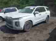 2025 Hyundai Palisade Calligraphy z VIN KM8R74GE8SU828199, wystawiony jako IAAI lot #41939641 z przebiegiem 16 939 mil mil oraz . Historia ofert i sprzedaży dostępna na DreamBid. Obrazek 17.