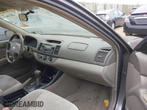 ✅ 2004 Toyota Camry LE • VIN: 4T1BE32K74U893868 • Lot: 43872867. Listed on IAAI with 227,779 mi. Free auction sales archive from the USA and detailed vehicle history report at DreamBid. Image 5.
