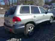 2005 Hyundai Santa Fe GLS z VIN KM8SC13D15U989331, wystawiony jako IAAI lot #41653296 z przebiegiem Nie podano mil oraz . Historia ofert i sprzedaży dostępna na DreamBid. Obrazek 4.