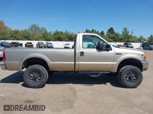 ✅ 2001 Ford F-250 XL • VIN: 1FTNF21L91EC17897 • Lot: 42216133. Listed on IAAI with 220,682 mi. Free auction sales archive from the USA and detailed vehicle history report at DreamBid. Image 13.