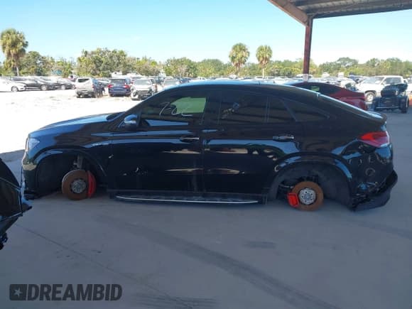 ✅ 2021 Mercedes-Benz GLE 63 S AMG • VIN: 4JGFD8KB0MA530301 • Лот: 43492364. Опубликован ранее на IAAI с пробегом 70 347 миль. Бесплатный доступ к архиву аукционных продаж из США и подробный отчёт об истории автомобиля на DreamBid. Изображение 13.