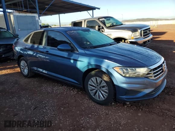 ✅ 2019 Volkswagen Jetta S • VIN: 3VWC57BUXKM068634 • Лот: 82447315. Опубликован ранее на Copart с пробегом 124 242 миль. Бесплатный доступ к архиву аукционных продаж из США и подробный отчёт об истории автомобиля на DreamBid. Изображение 4.